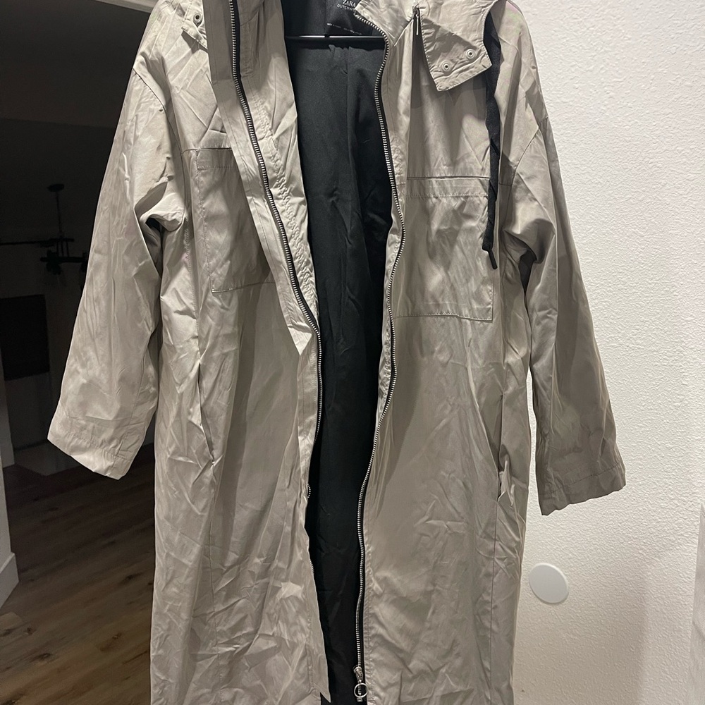 Zara Women’s Gray Hooded Coat